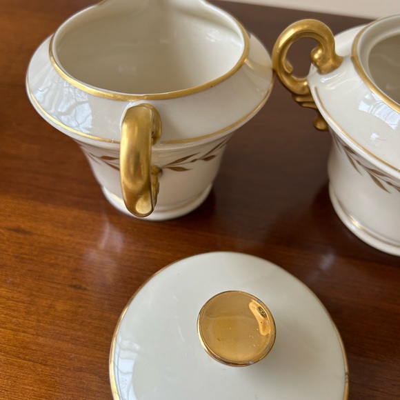 Jefferson by Old Ivory Syracuse China Gold Laurel Footed Creamer and Sugar Bowl - Picture 9 of 12